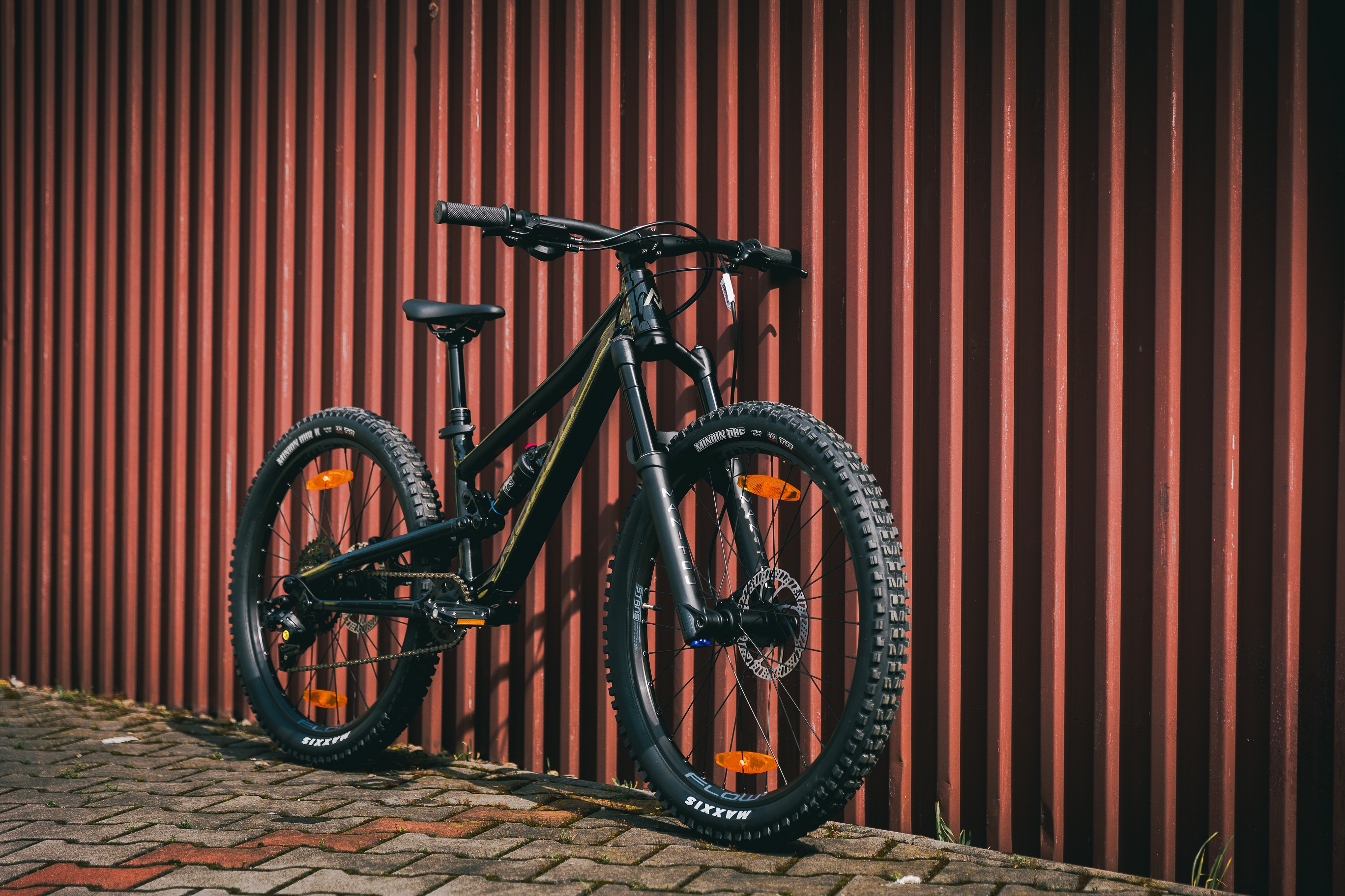 norco-fluid-fs-2-24-black-grey-4-2_1_o