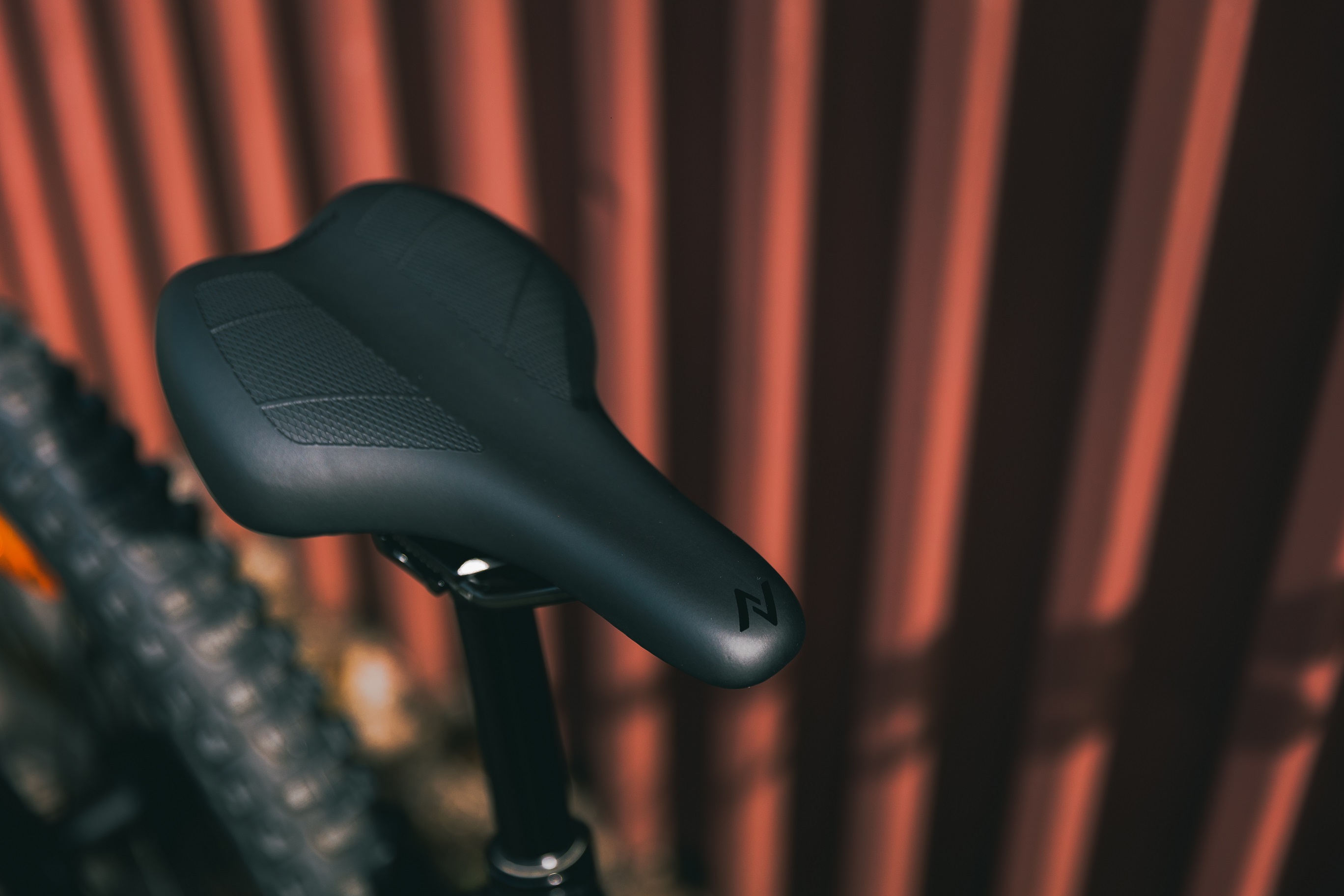 norco-fluid-fs-2-24-black-grey-4-2_o