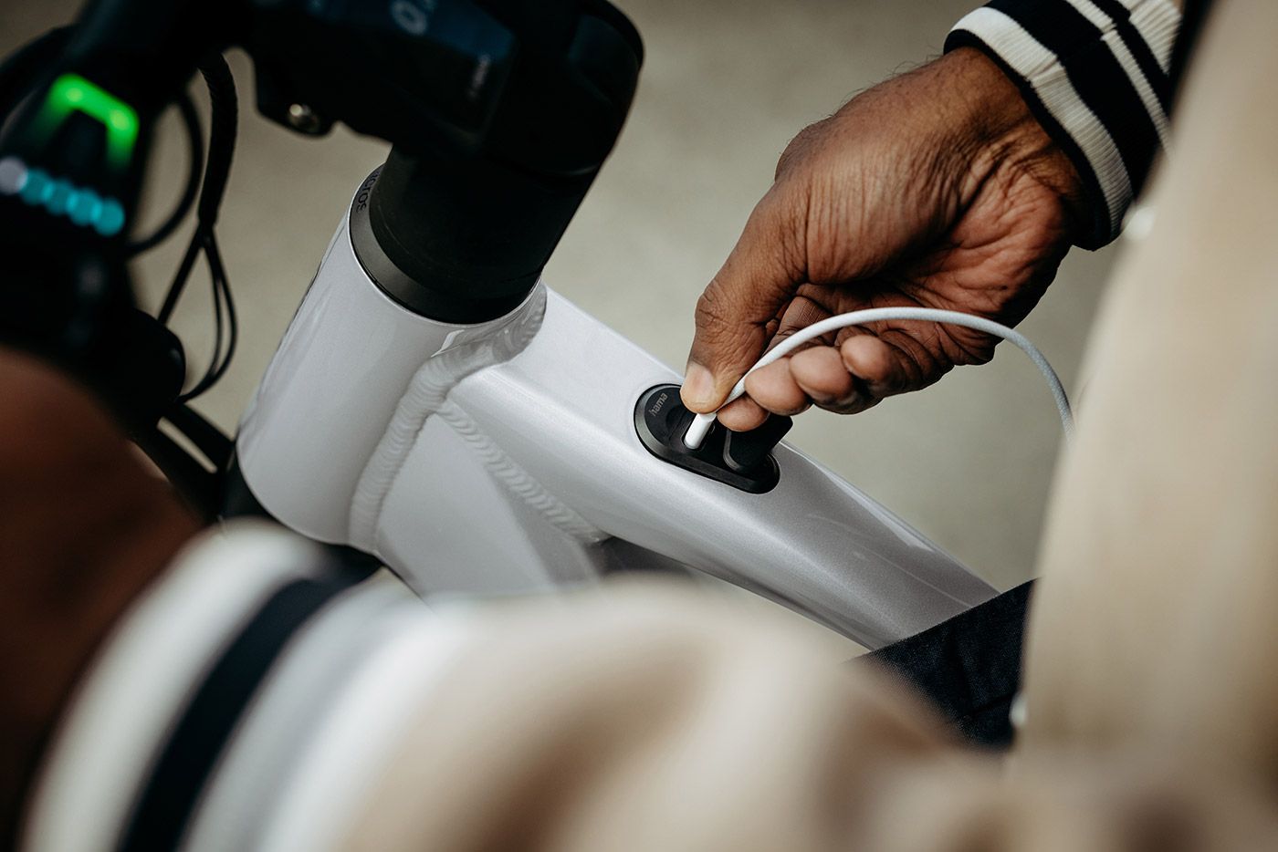 stevens-e-courier-plus-ht-electric-silver_7_o